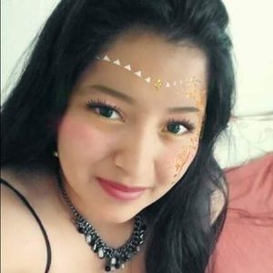 Meet your Posher, Alejandra